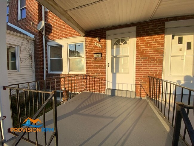 Building Photo - 903 Elton Ave