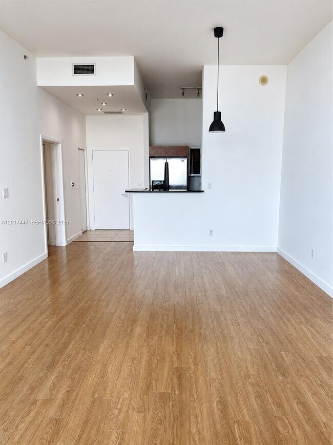 Building Photo - 325 S Biscayne Blvd