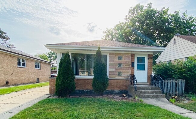 Building Photo - 8136 Crawford Ave