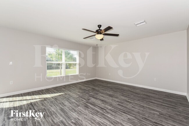 Foto del edificio - 1195 Desmond St