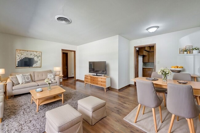 Foto del edificio - 5405 Nina Lee Ln