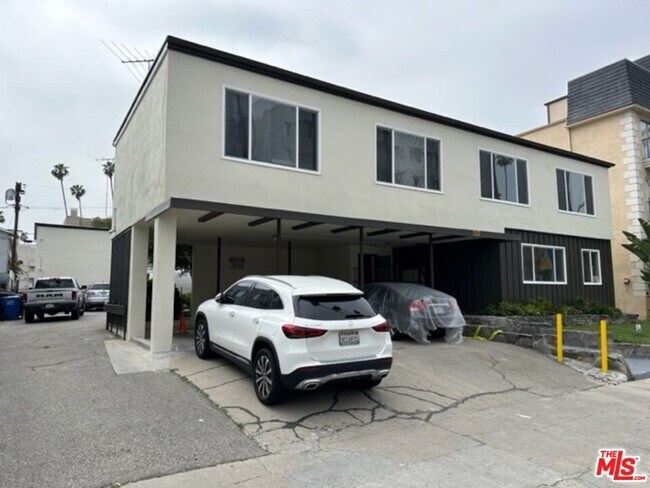 Foto del edificio - 517 S Kenmore Ave