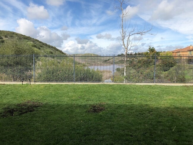 Building Photo - 4Bd/2.5 Ba Home with incredible views of Hubbert Lake! Call for details or to schedule showing!