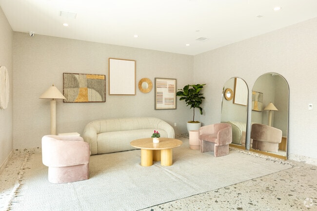 Lobby - 11612 Culver Ave