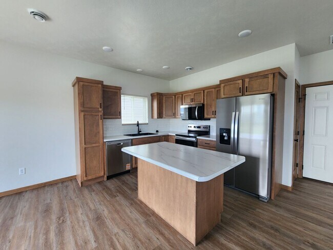 Building Photo - Brand new Townhome for rent!