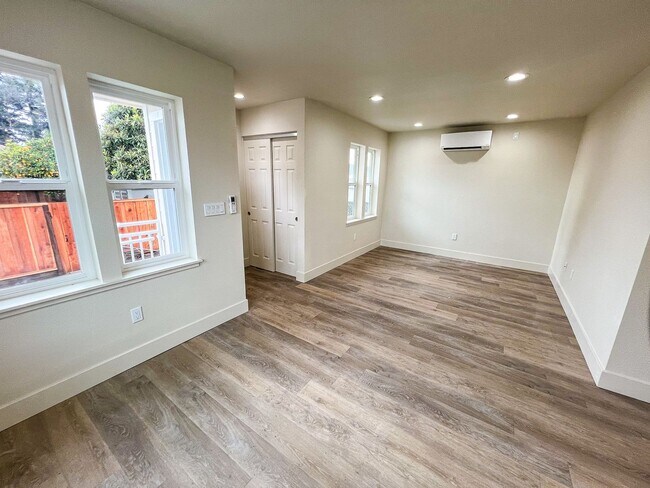 Building Photo - Newly Built One-Bed, Two-Bath House in the...