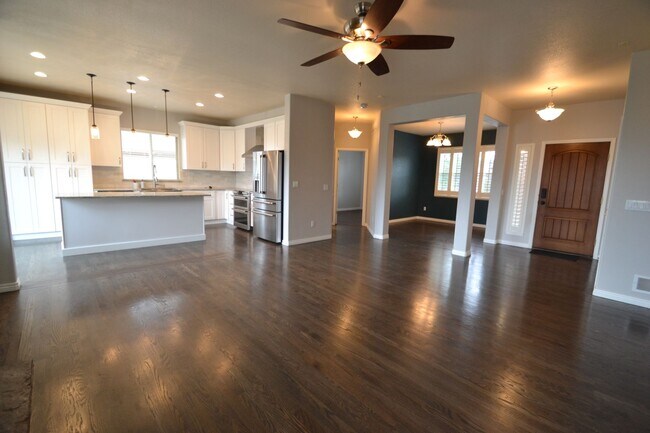 Building Photo - 4 Bedroom Ranch with a Finished Basement, ...