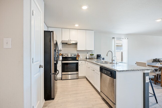 Foto del edificio - 5611 Elm Valley Dr