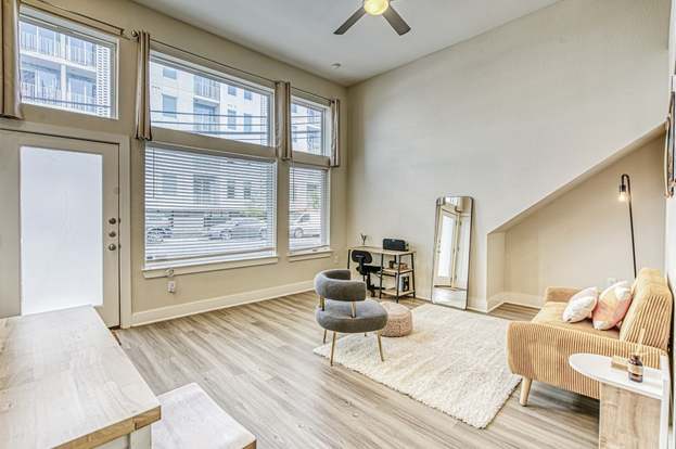 Foto del edificio - 2827 Manor Rd