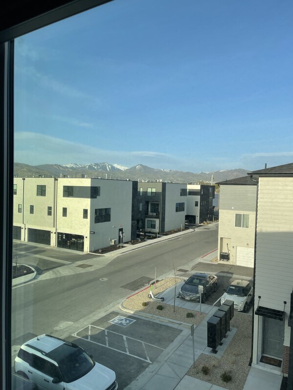 Foto del edificio - 1146 S Redwood Rd