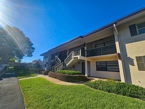 Building Photo - 114 Fairway Ct