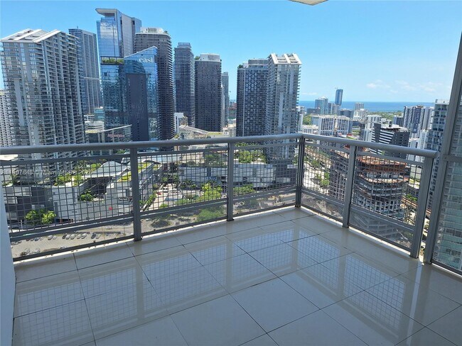 Foto del edificio - 350 S Miami Ave