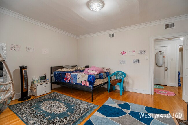 Foto del edificio - 6507 N Hoyne-3N