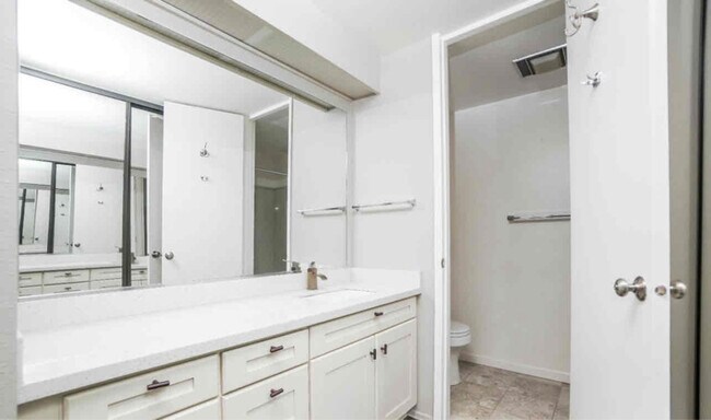 Foto del edificio - 1337 Shelter Creek Ln