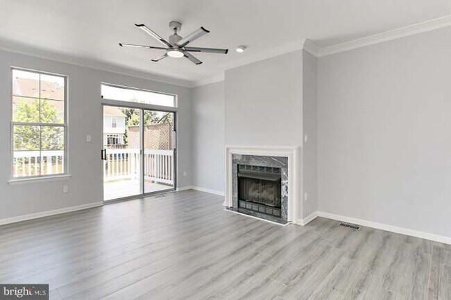 Foto del edificio - 44253 Mossy Brook Square