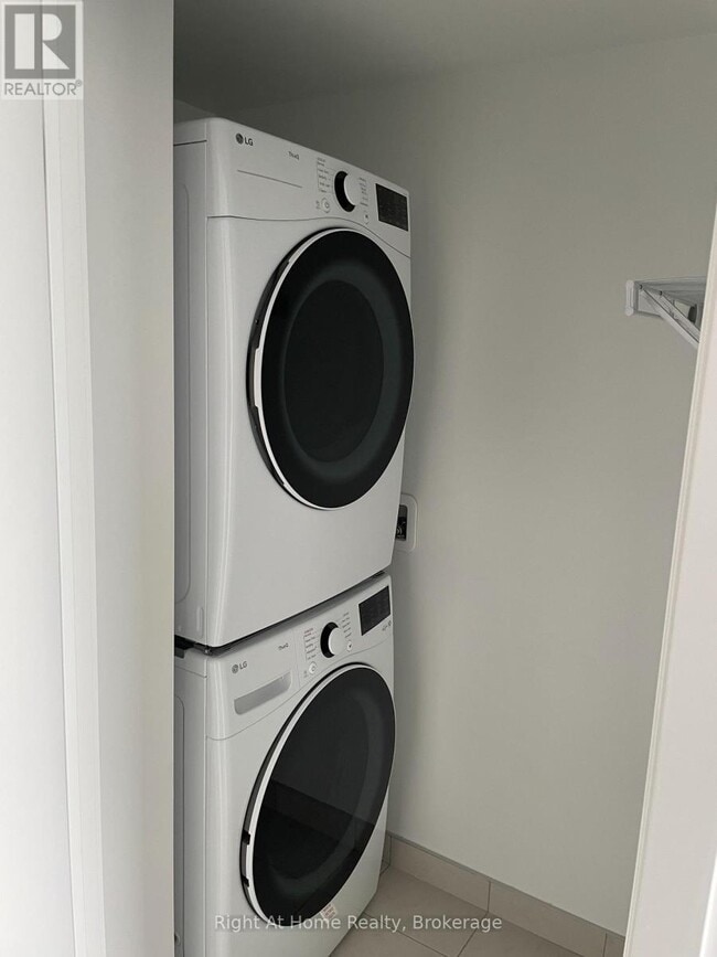 Building Photo - 395 Square One Dr