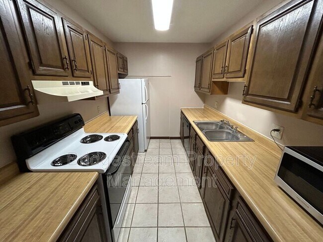 Foto del edificio - 82 Candlewood Ct