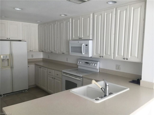 Building Photo - 28203 Jeneva Way