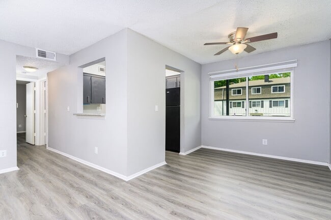 Building Photo - Riverside Heights Apartments