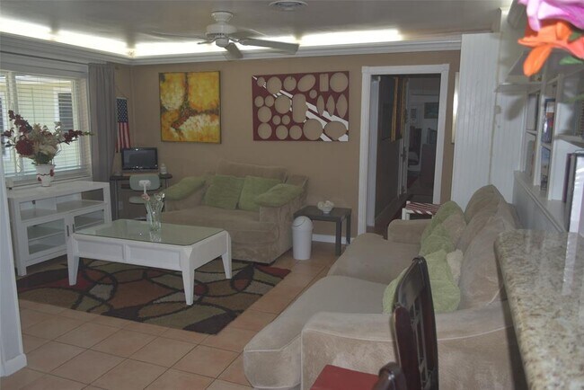 Building Photo - 5822 Fairdale Ln