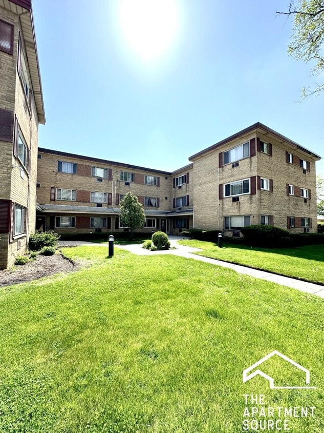 Building Photo - 9207 Skokie Blvd