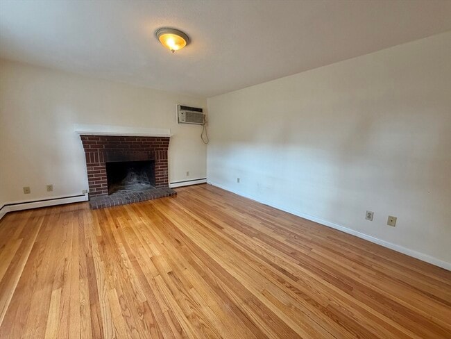 Building Photo - 18 Dunstan St