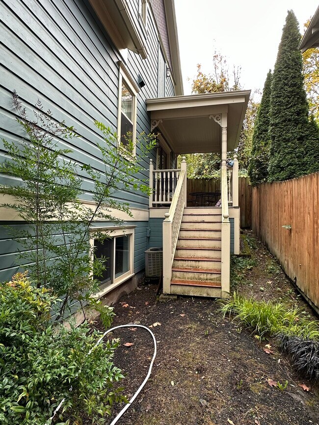 Foto del edificio - 322 SW Meade St