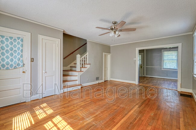 Building Photo - 528 Poplar St