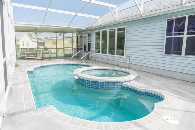 Building Photo - 714 Bay Hill Ct