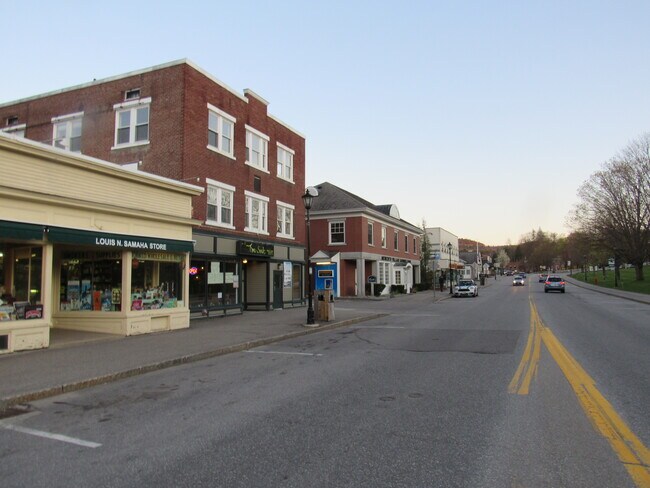 Calle principal - 135 Main St