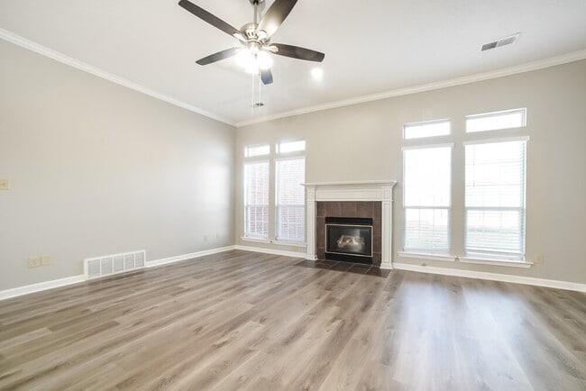 Building Photo - 4599 Meadow Cliff Dr