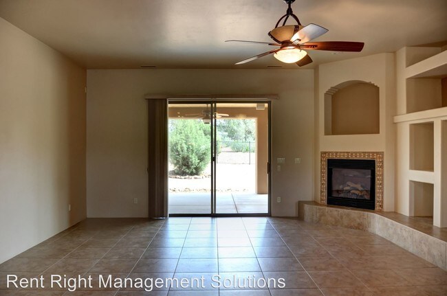 Foto del edificio - 4 br, 3.5 bath House - 13425 N. Trail Blazer