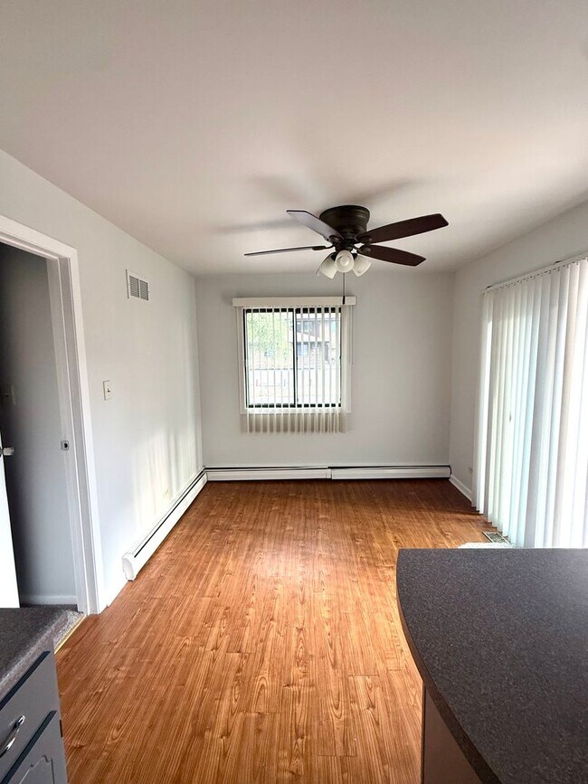 Foto del edificio - 14723 Kilpatrick Ave