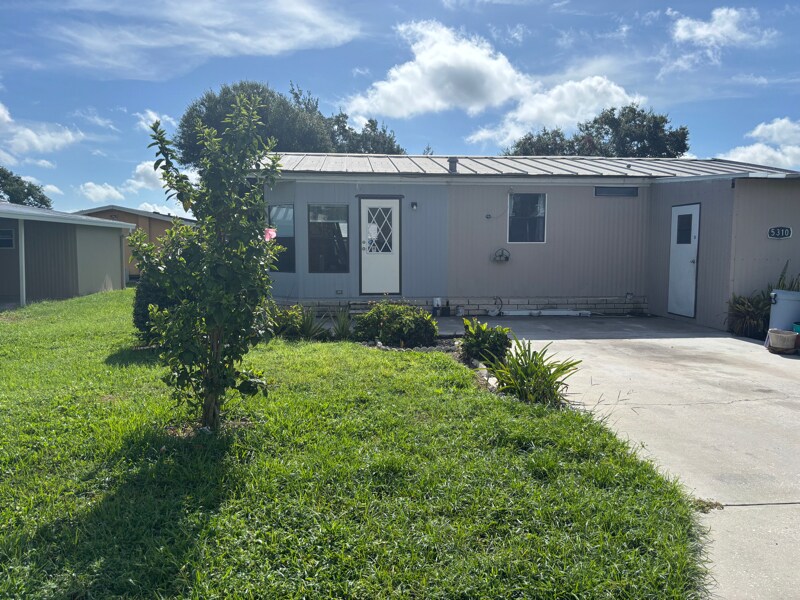 Foto principal - 5310 Ixora St