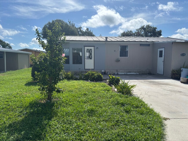 Building Photo - 5310 Ixora St