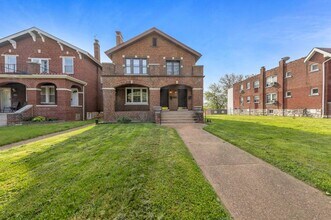 Building Photo - 4202 Lawn Ave