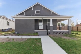 Building Photo - 1005 N McKinley Ave
