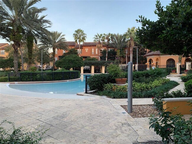 Foto del edificio - 5572 Metrowest Blvd