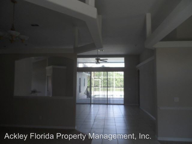Building Photo - 2601 Roughside Cir