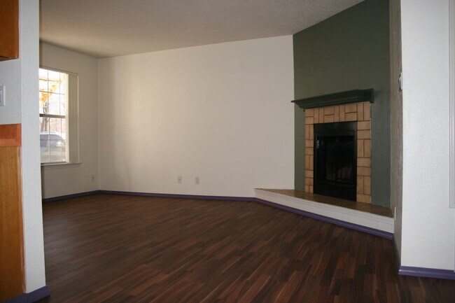 Building Photo - 2531 Candelaria Rd NW