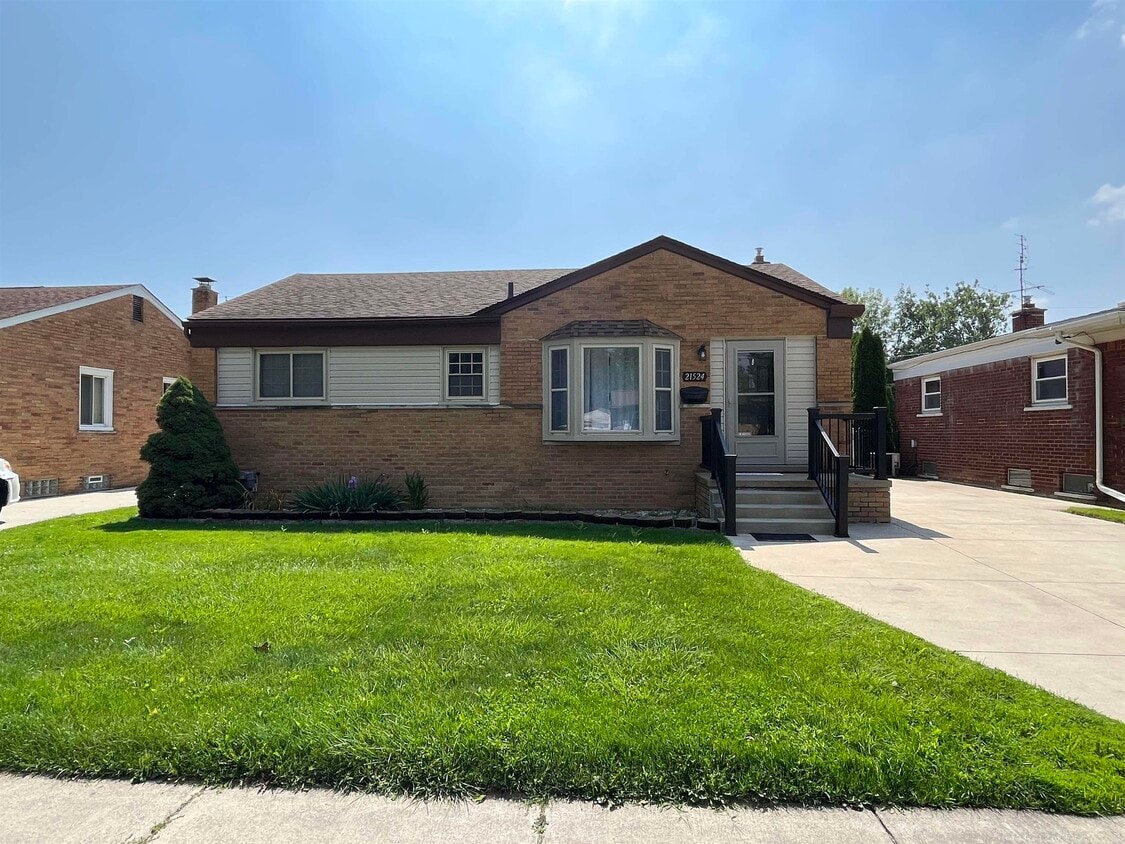 Primary Photo - 21524 Willow Wisp St