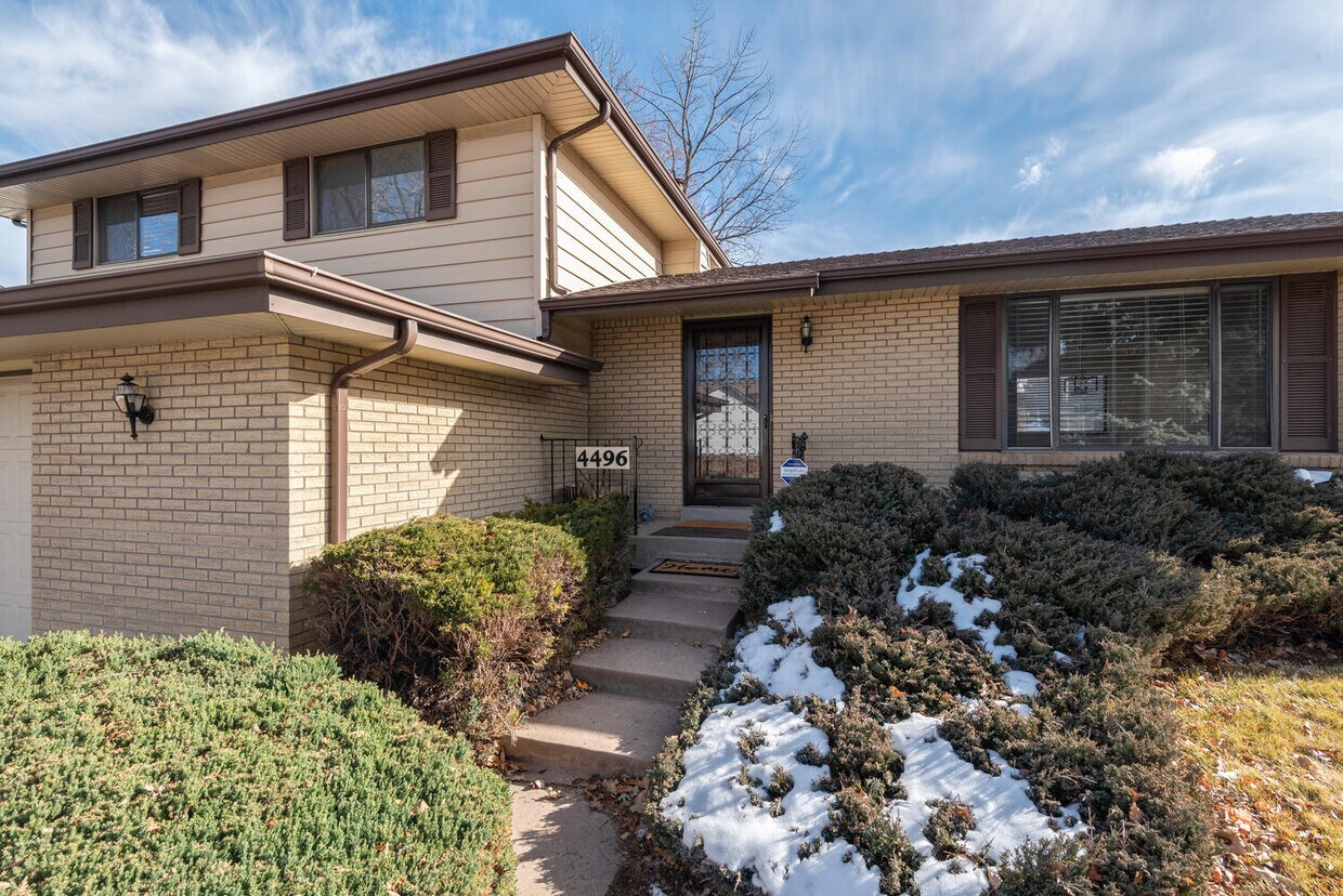 Foto principal - 4496 S Vrain St