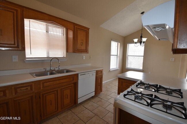 Building Photo - 11349 Lake Geneva Dr