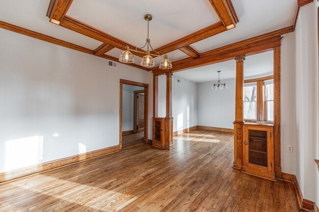 Foto del edificio - 2842 W Augusta Blvd