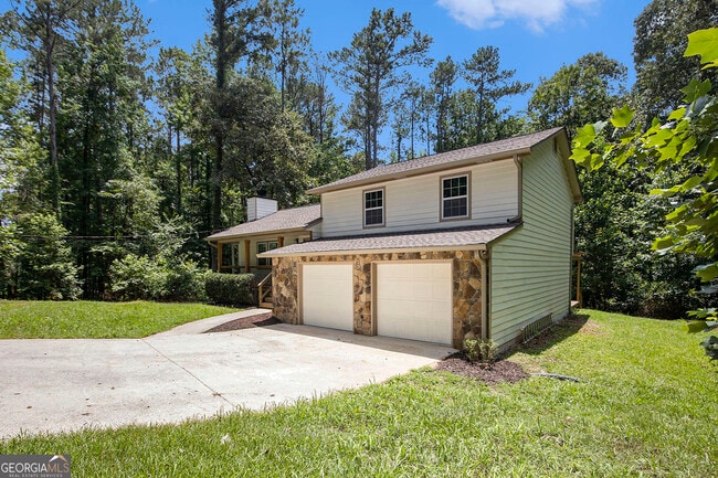 Building Photo - 107 Lake Ridge Rd