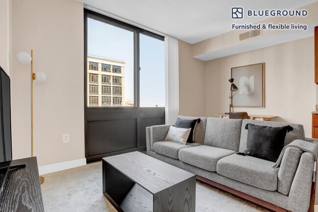 Building Photo - 425 L St NW