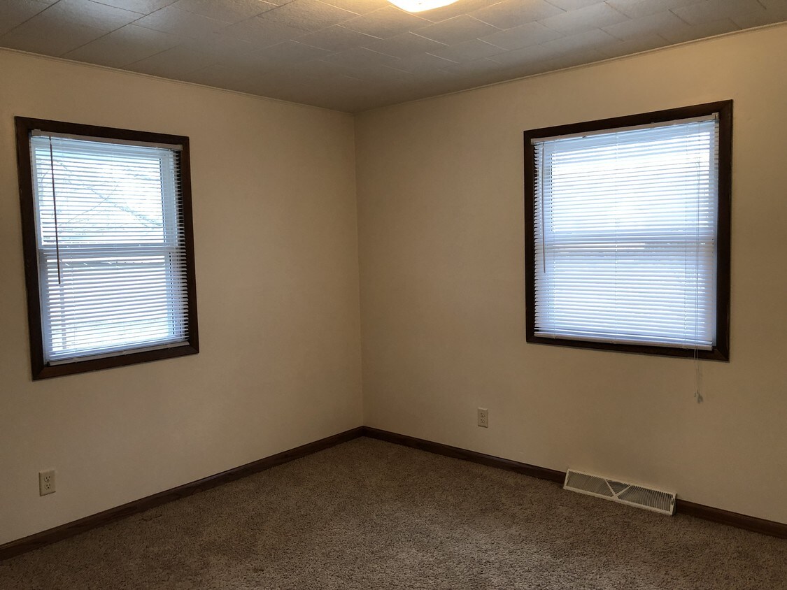 Bedroom - 709 Hawthorn Ave