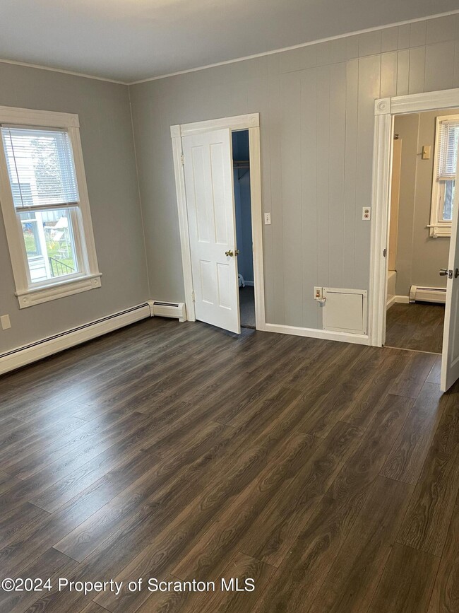Building Photo - 1309 Clay Ave