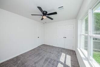 Building Photo - 5221 Libbey Dr
