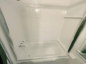 Building Photo - 154 Hegemans Ln